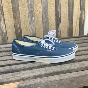 NWOT Men’s Navy Vans
